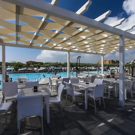 Internazionale - Family Village 3*